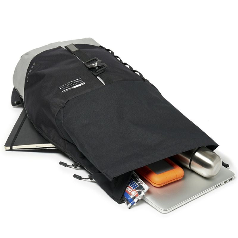 Kuprinė Oakley Latch 921158-02E